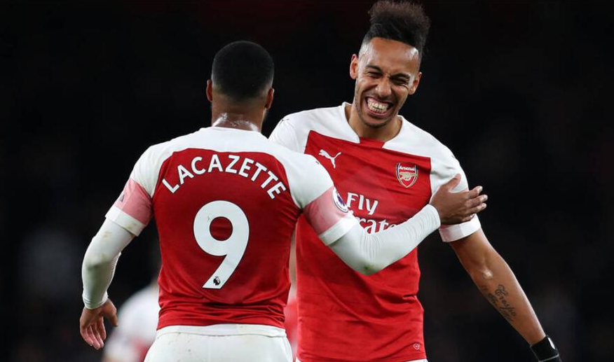 Bohater futbolu Pierre-Emerick Aubameyang w sercach fanów